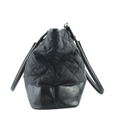 burberry-quilted-leather-165600-black-canvas-tote-1-0-960-960_2b548b8c-f193-469c-9ad0-6c73d1f4cae9