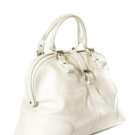 burberry-refurbished-white-leather-tote-1-0-960-960_b86b04a8-8852-42fb-a2fa-e917b0172dd6