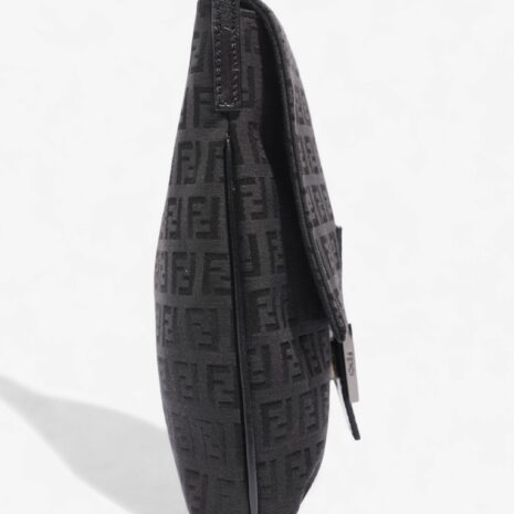AD875_4-Photoroom