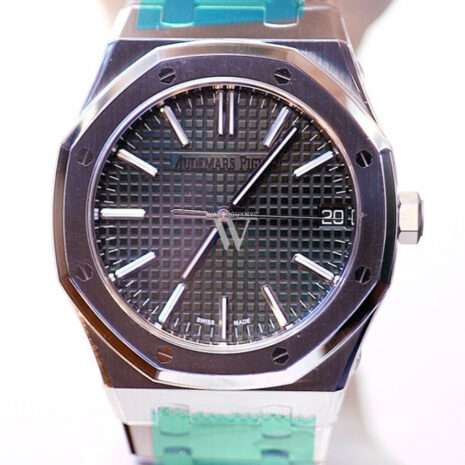 AP0344_15510ST.OO_.1320ST.04_AudemarsPiguet_Khaki_green_dial_004