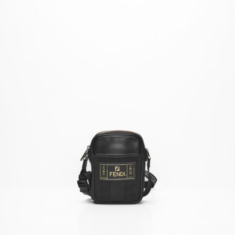 CS0003047FendiSlingBaginBlack_01