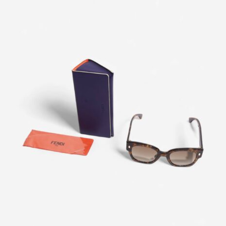 PDN42095_6-Photoroom