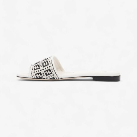 PRM53283_3-Photoroom