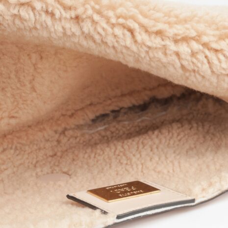 SOR4315FENDIBAGUETTE-BLUSHBEIGESHEARLING_SUEDEGHW-_1_499_2584