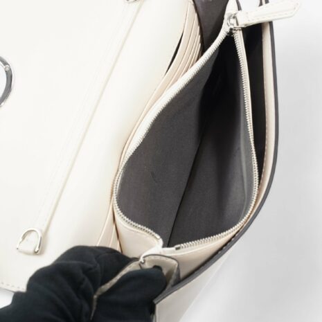 UXQ58168_6-Photoroom