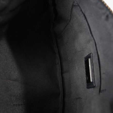 VCU68258_7-Photoroom