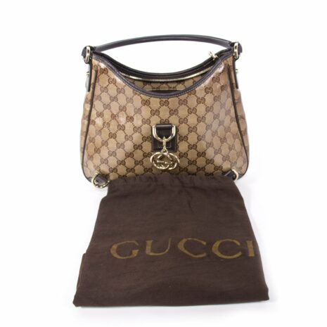 bag_ceeabdf4-d366-41d8-9219-8be384a69fb6