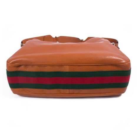 gucci-camel-hobo05