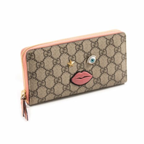 gucci-gg-supreme-kiss-wallet-03