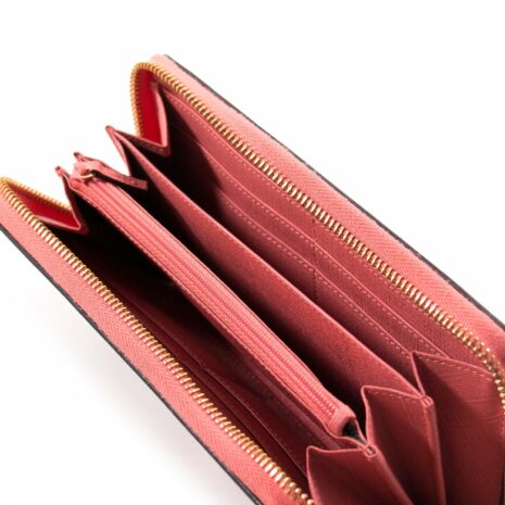 gucci-gg-supreme-kiss-wallet-08