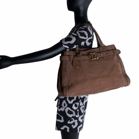 gucci-running-stachel-suede02