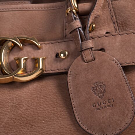 gucci-running-stachel-suede08