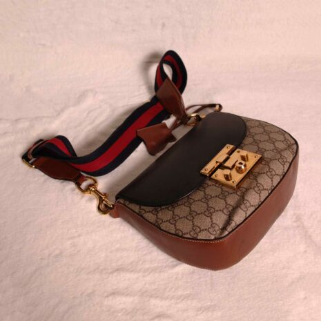 guccipadlockround_3
