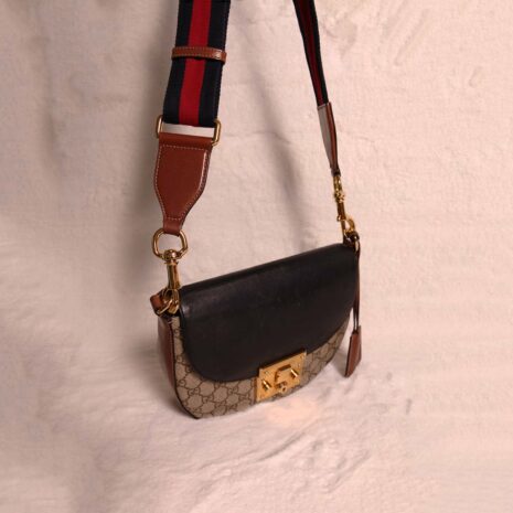 guccipadlockround_9