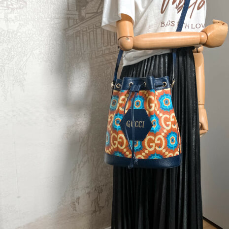 second-hand-gucci-kaleidoscope-100-leather-canvas-bucket-bag-236050