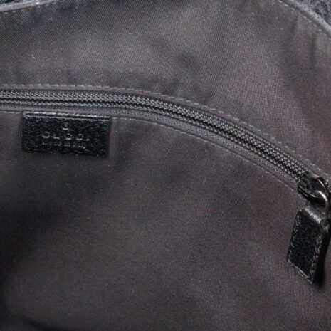 zipper_951002bc-b73c-49a4-a4e1-ba2ef4db2460