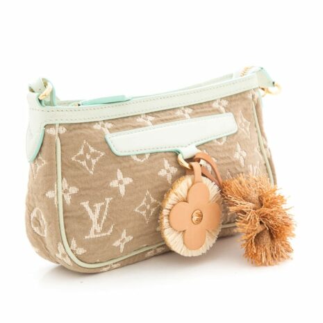 3bb0c438d32574a1031fff18435814cb