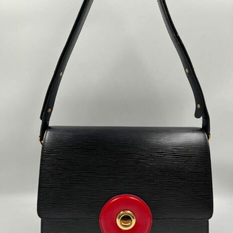 4E073DB1-2099-496E-AFEF-39999F7FB9E9JPG