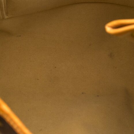 4f15e082d6b0ddaf4de3fd1e8d7d3443