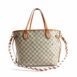 Gucci_3665-13_6888e3cb-487a-4625-a2e1-c80ccd669d8a