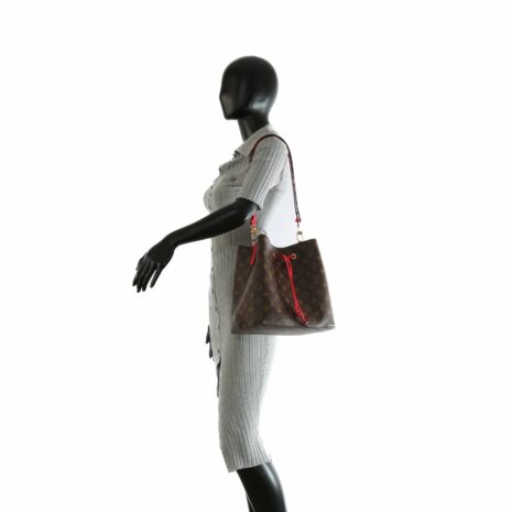 Gucci_4292-26-17_40716616-8dd8-4ac2-a684-5cbec0306f6c