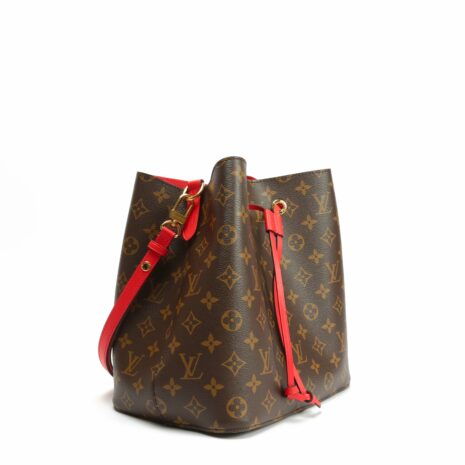 Gucci_4292-26-3_284f6d3c-e492-47c4-85a3-3d8dc29acb9e