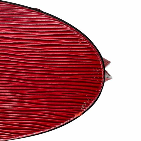 LV-red-second-7_318c5d7b-c6cb-43bc-b105-87ea0e173d7b
