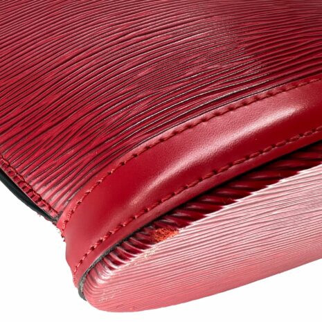 LV-red-second-7_ddf235ab-3e1d-412c-a255-89a4a1142a8f