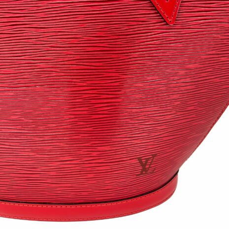 LV-red-second-7_f3242fa9-45b2-4517-89df-6f78619cfa7d