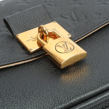 LV_4236-10_e973b956-9bc7-4b4d-85ab-2917c3554897