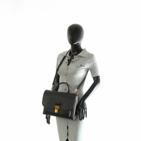 LV_4236_990876b7-6b1d-45d2-920d-f28d8bd1568c