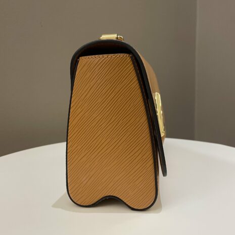 Photo11-1-24_113405AM-min