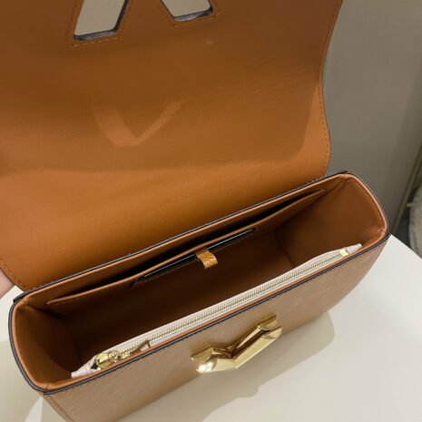 Photo11-1-24_113542AM-min