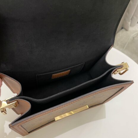 Photo14-11-23_55724PM-min