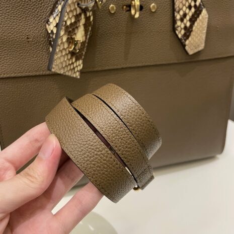 Photo16-1-24_34355PM-min Photo16-1-24_34355PM-min