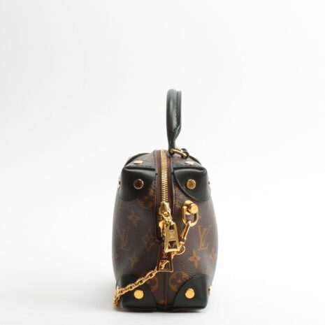 Prada_3989-3_6e18d67c-2701-43a9-a012-ccd2de84651b