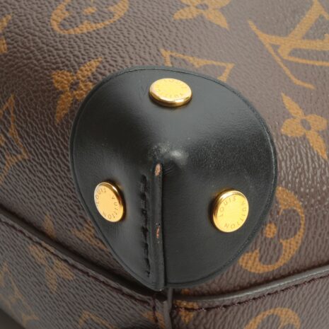 Prada_3989-8_01543746-0443-4705-81e9-614d6dba46a1