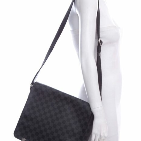 b90f691f6012a0580bba6e90e093b7e8