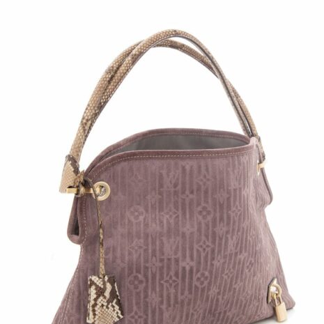 c13b8515581f07786fda9d44ef253a23