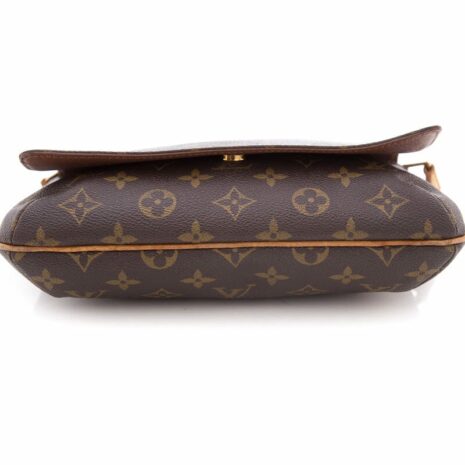 d64aa32ae41dda4f7ddb5dc1b6d9319d