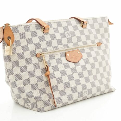 d844c946b8e4c52f48c1779e25956da1