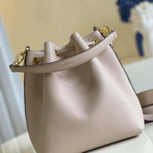 LV lock me bucket Bag