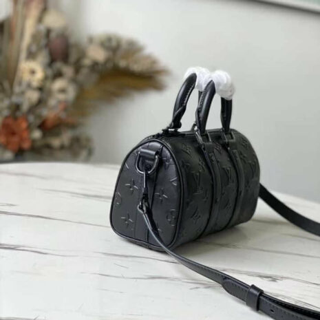 image_0bcfd831-fd70-4abb-8060-380021f18233 image_0bcfd831-fd70-4abb-8060-380021f18233