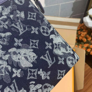LV Pochette Voyage MM