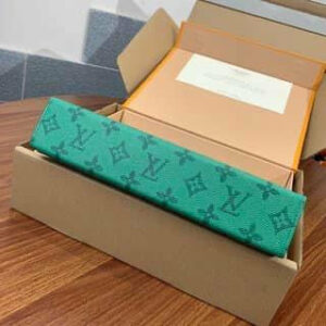 LV Pochette Voyage MM
