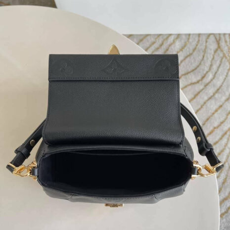 image_b0c07fc1-b646-43c8-b9a5-41977ae536e4 image_b0c07fc1-b646-43c8-b9a5-41977ae536e4