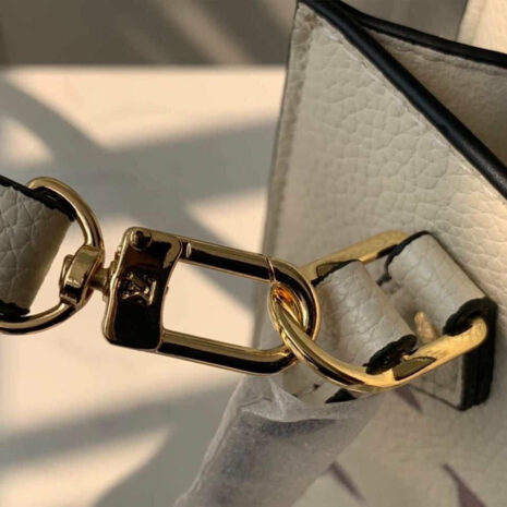 image_b386f2fb-f976-42aa-bc5a-03390533bf11 image_b386f2fb-f976-42aa-bc5a-03390533bf11