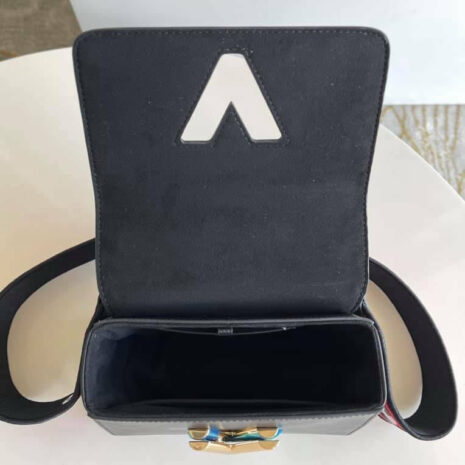 image_b8ac9a26-e535-4452-95ab-f298de06b39a