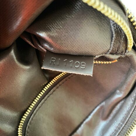 louisvuittondamiertoiletrypouch_2