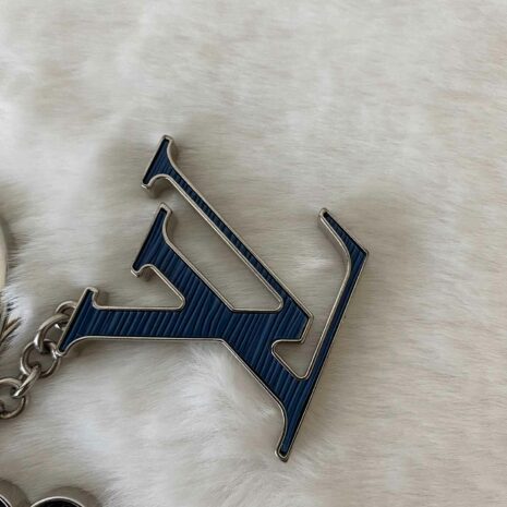 louisvuittonfleurbagcharm_3